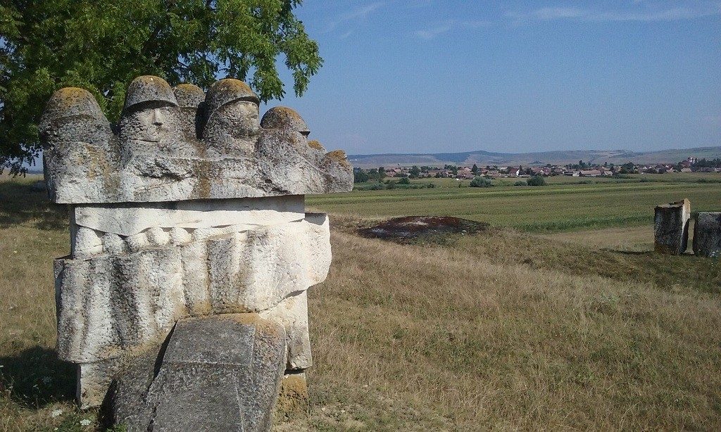 Oarba de Mures, Mausoleu, ostasi, obiective din Romania, atractii turistice