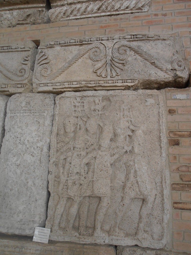 Adamclisi, Tropaeum Traiani, mausoleu Constanta, Romania, infoturism, concediu sau weekend mare