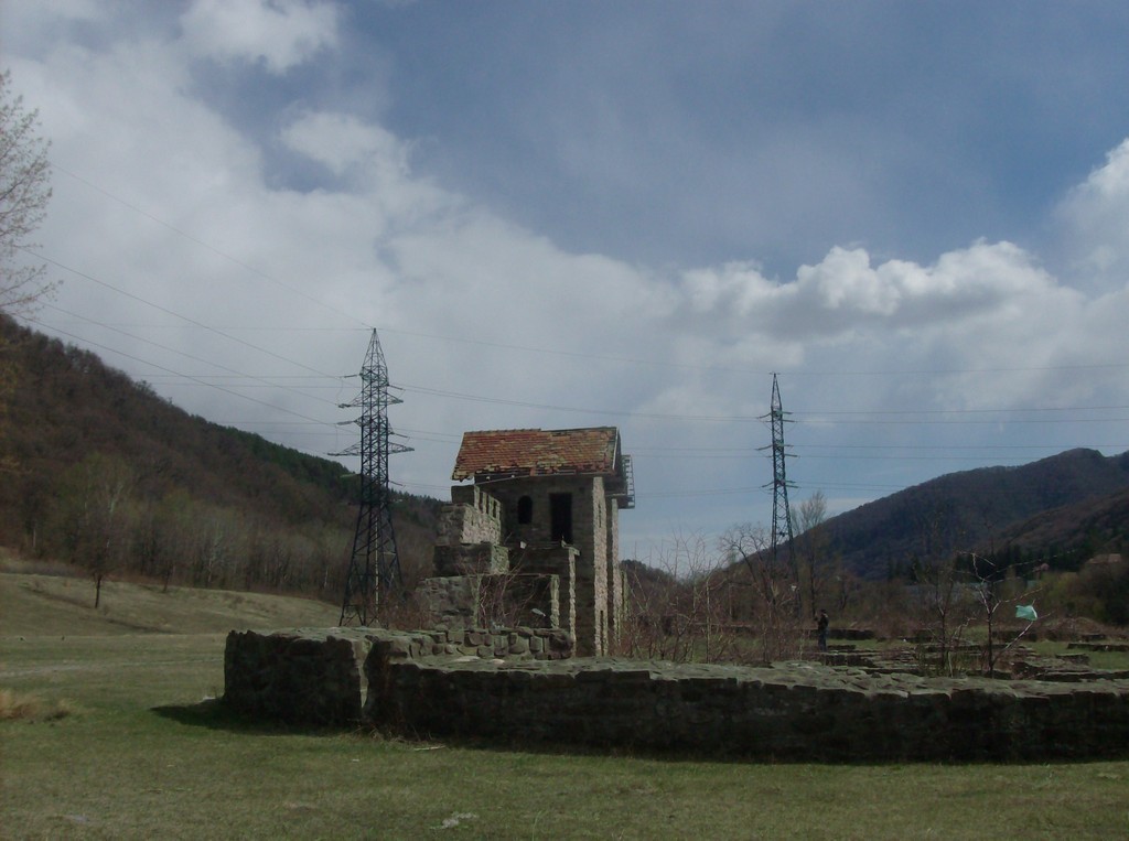 Castrul roman Arutela, Obiective turistice pe Valea Oltului