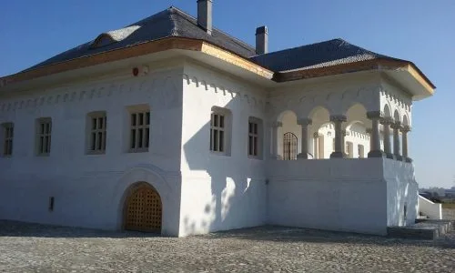 CONACUL PANA FILIPESCU, MANASTIRILE VARBILA SI GHIGHIU- TREI OBIECTIVE TURISTICE INTERESANTE DIN JURUL PLOIESTIULUI.