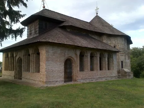 ISTORIE, ARHITECTURA, ARTA. TRASEU IN JURUL BUCURESTIULUI LA BALTENI, PISSIOTA, SNAGOV, CALDARUSANI, TIGANESTI SI CERNICA.