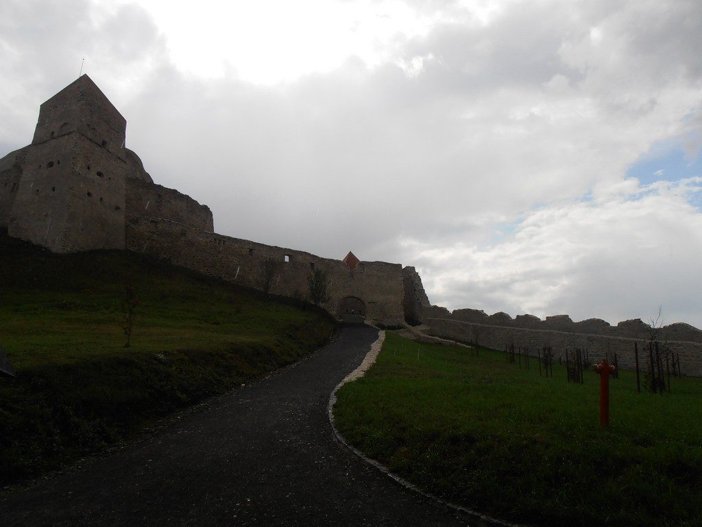 Cetatea Rupea obiective turistice in Brasov, Romania, traseu in Transilvania