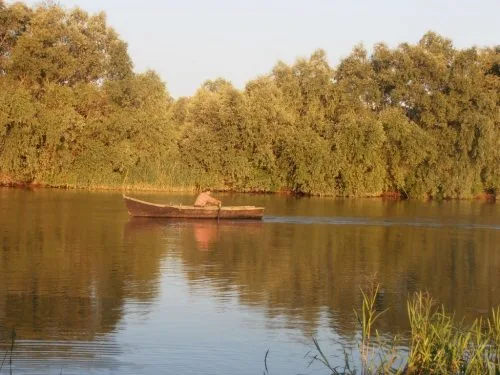 Delta Dunarii, case acoperite cu stuf, infoturism, Romania Frumoasa