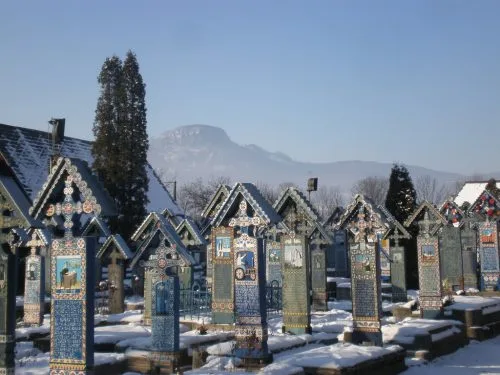 VACANTA IN MARAMURES. La Baia Mare, bisericile de lemn aflate pe lista Unesco, Cimitirul Vesel de la Sapanta si la statiunile de schi de la Cavnic si Borsa.