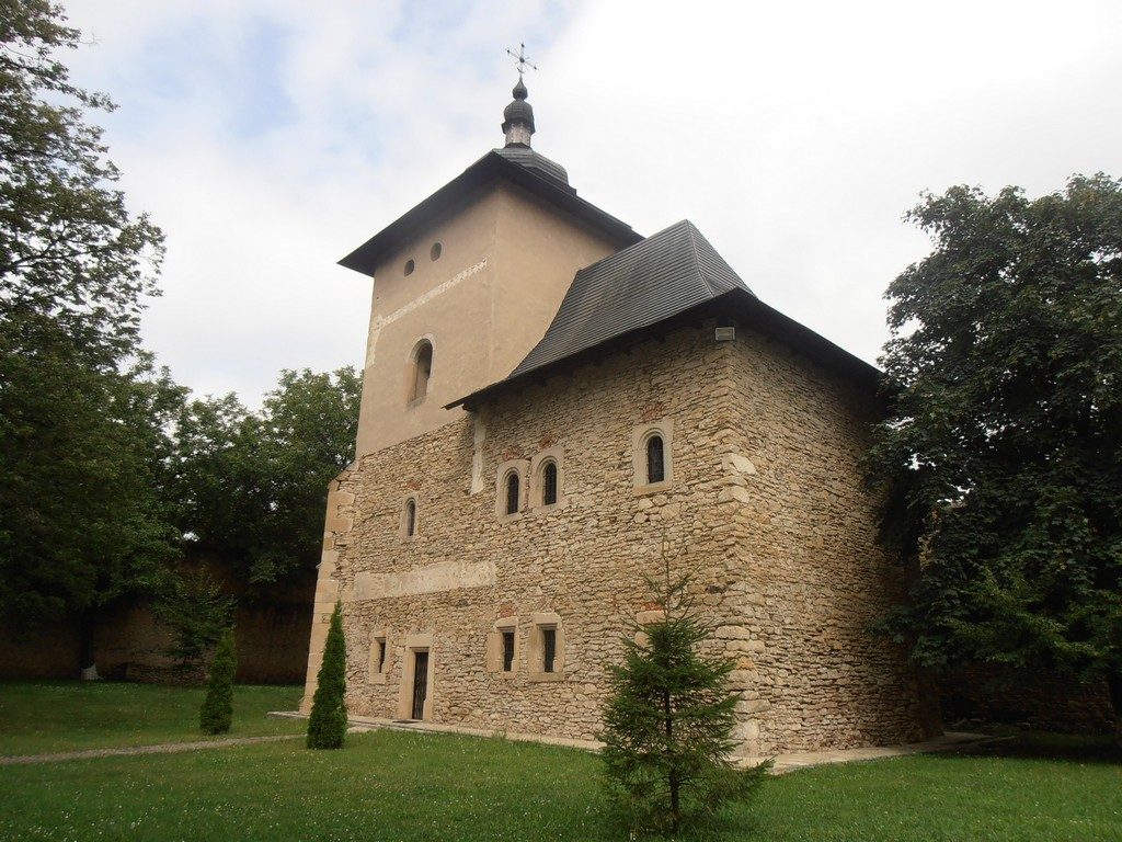 De la Gura Humorului la Slatina si Voronet, obiective turistice Bucovina, manastiri Romania