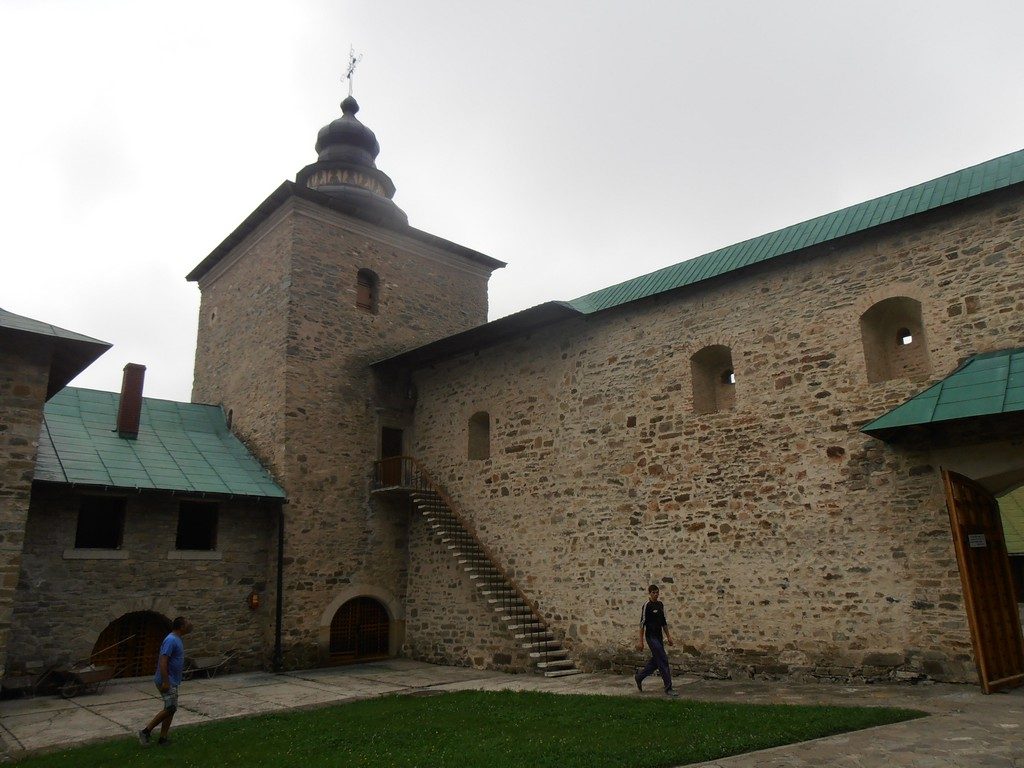 De la Gura Humorului la Slatina si Voronet, obiective turistice Bucovina, manastiri Romania