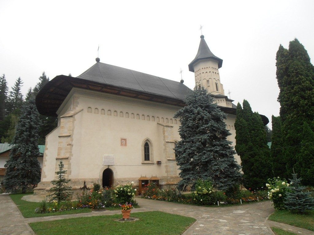 De la Gura Humorului la Slatina si Voronet, obiective turistice Bucovina, manastiri Romania