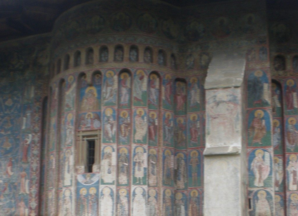 De la Gura Humorului la Slatina si Voronet, obiective turistice Bucovina, manastiri Romania