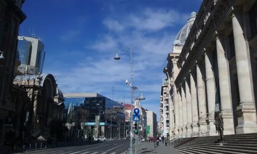 LA PAS PE PODUL MOGOSOAIEI. CALEA VICTORIEI- CEA MAI FRUMOASA ARTERA DIN BUCURESTI