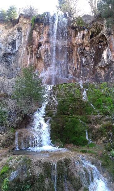 Pe urmele lui ZALMOXIS la HUDA LUI PAPARA. In Tara Motilor la Cascada Pisoaia si Dealul cu Melci, la Casa Memoriala Avram Iancu, Pestera Poarta lui Ionele din Cheile Odrancusei si Pestera Coiba Mare