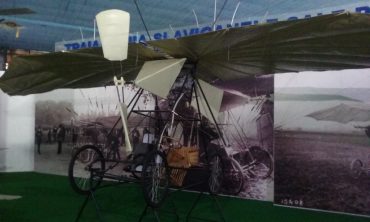 Muzeul Aviatiei din Bucuresti, obiective turistice Romania, Traian Vuia, Aurel Vlaicu, avion, elicopter