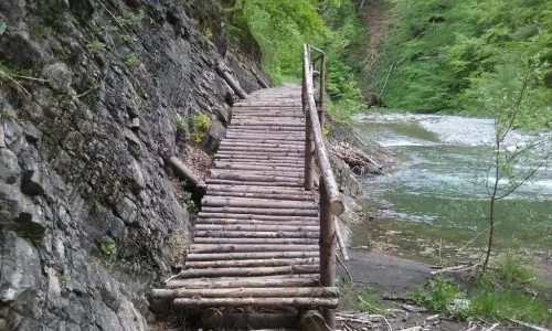 Infoturism, Cheile Tisitei, concediu Vrancea, Romania Pitoreasca