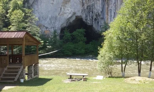 Pestera Unguru Mare, obiective turistice in Apuseni, Romania, concediu, infoturism