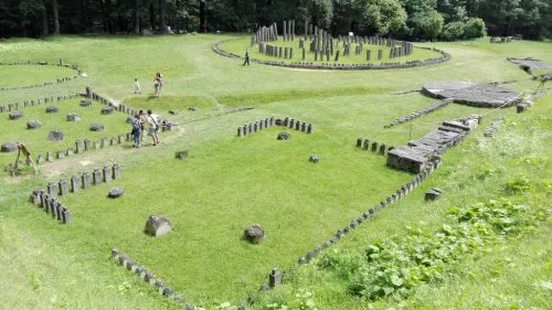 SARMISEGETUSA REGIA SI SARMISEGETUZA ULPIA TRAIANA- OBIECTIVE TURISTICE IN ZONA DEVEI