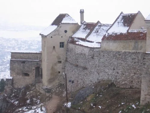Cetatea Rasnov, obiective turistice Brasov, Romania, Cumidava, parcul dinozaurilor, Dino Parc