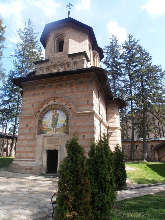 Manastirea Cornetu, Obiective turistice pe Valea Oltului