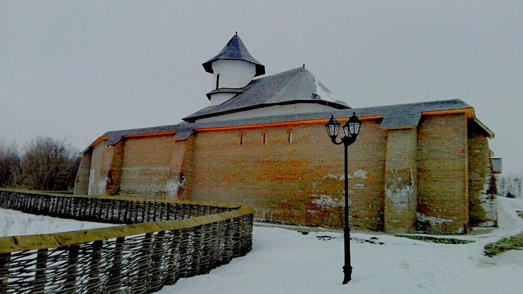 Manastirea Turnu, Targsoru Vechi, obiective turistice Prahova, Romania, Vlad Tepes