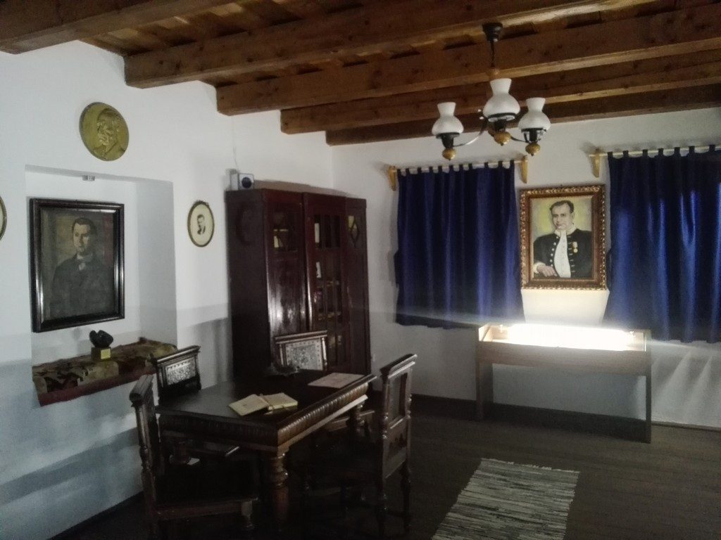 Casa memoriala Lucian Blaga, Lancram, Transilvania, obiective turistice Romania,infoturism, Retezat