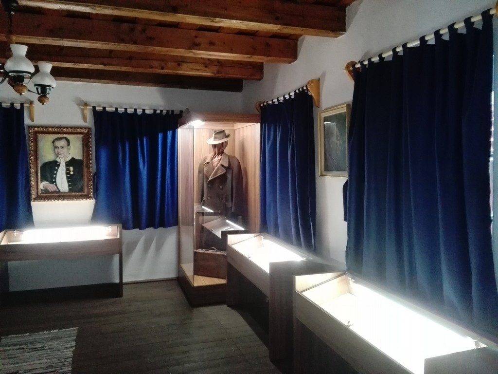 Casa memoriala Lucian Blaga, Lancram, Transilvania, obiective turistice Romania,infoturism, Retezat