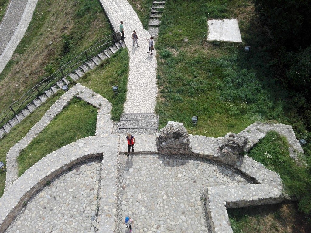 Cetatea Malaiesti, obiective turistice Hateg, Hunedoara, Romania,infoturism, Retezat