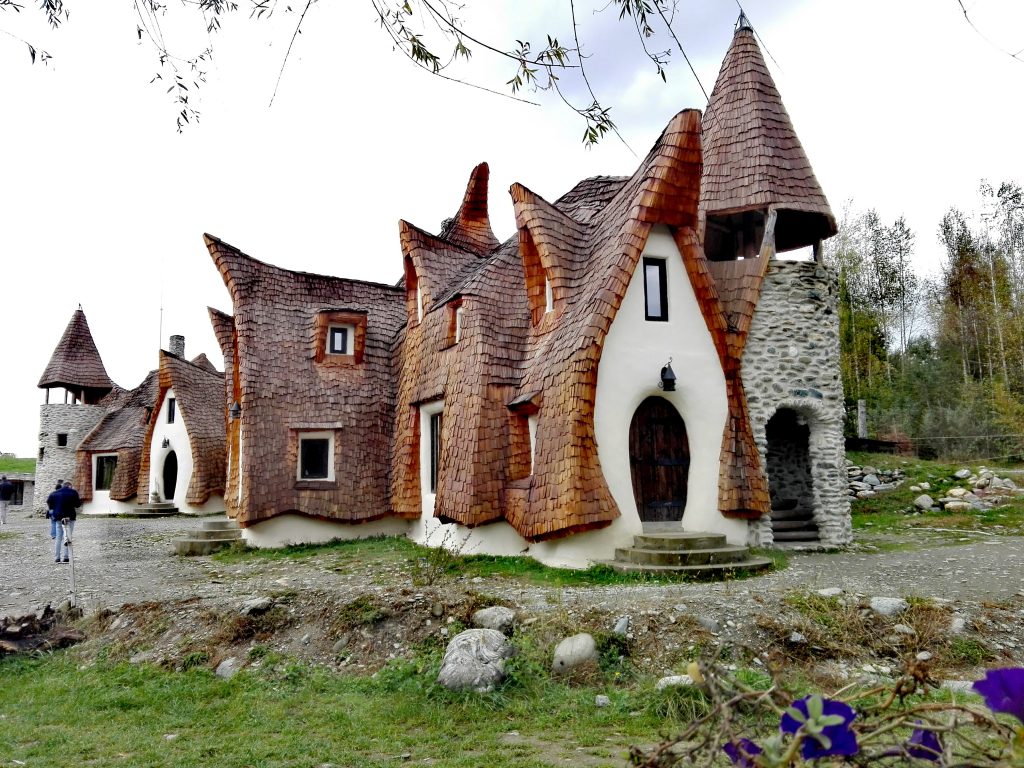 Castelul de lut din Valea Zanelor, obiective turistice, Porumbacu de Sus, Sibiu, Romania
