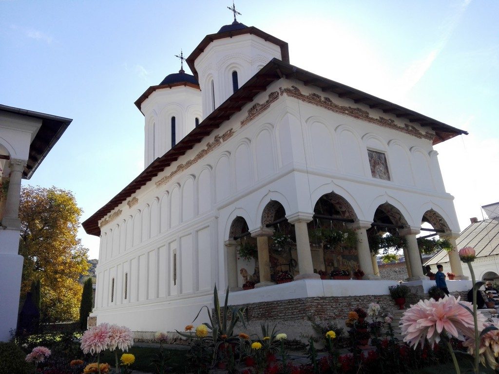 Manastirea Aninoasa, obiective turistice pe langa Campulung, Romania