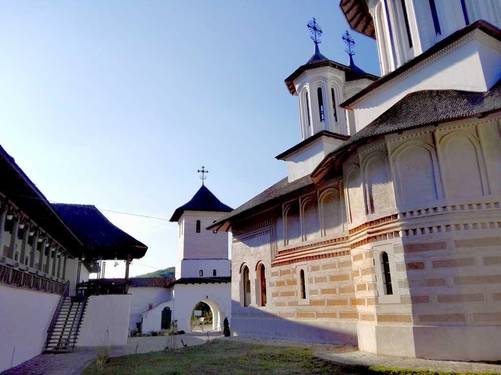 Manastirea Apostolache, obiective turistice Prahova, Romania 
