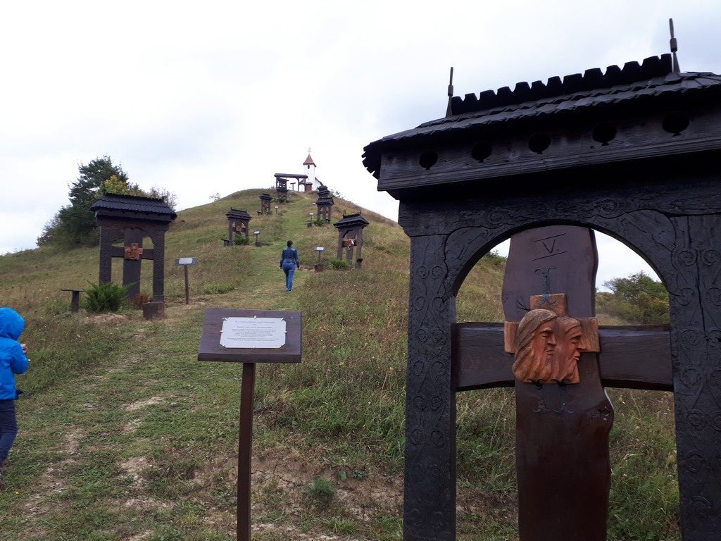 Calvarul secuiesc de la Vetca, Sangeorgiu de Padure, obiective turistice Mures