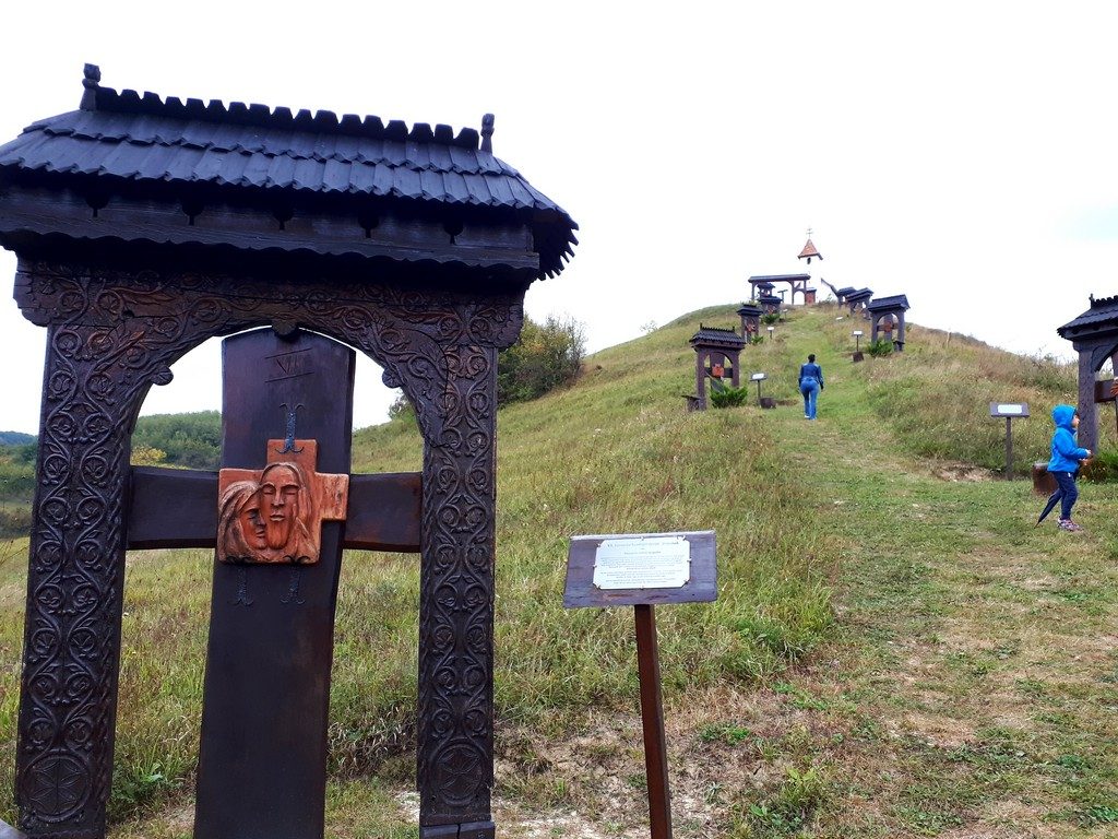 Calvarul secuiesc de la Vetca, Sangeorgiu de Padure, obiective turistice Mures