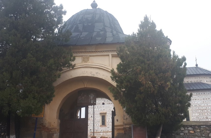 Curtea de Arges, Biserica Domneasca, obiective turistice Romania