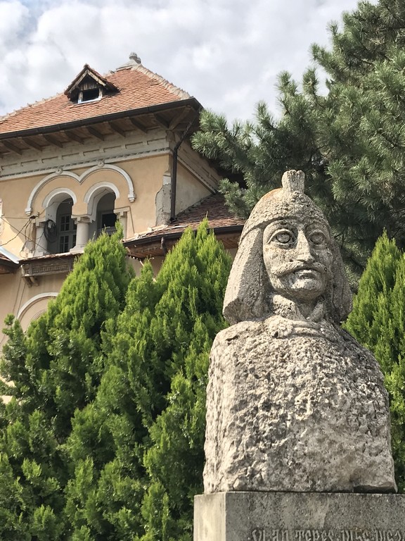 Curtea Domneasca Targoviste, Turnul Chindiei, obiective turistice si muzee Dambovita