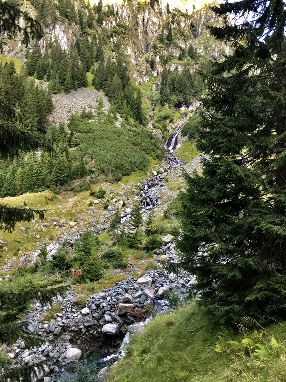 Varful Moldoveanu, Valea Rea, Muntii Fagaras, Romania, obiective turisticee, traseu montan, stana lui Burnei
