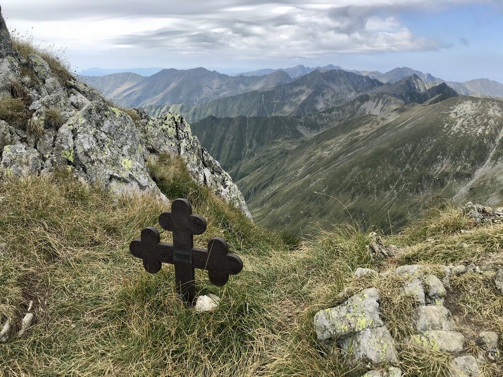Varful Moldoveanu, Valea Rea, Muntii Fagaras, Romania, obiective turisticee, traseu montan, stana lui Burnei