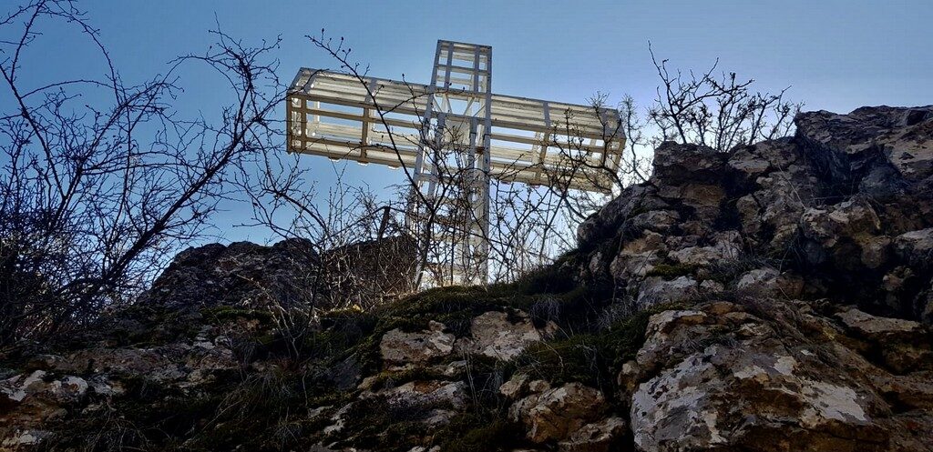 Crucea lui Mihai Viteazul de la Stoenesti, Valea Badenilor, Arges, obiective turistice Romania