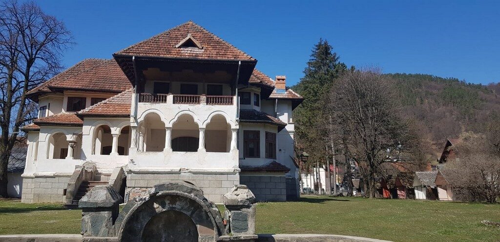 Crucea lui Mihai Viteazul de la Stoenesti, Valea Badenilor, Arges, obiective turistice Romania 