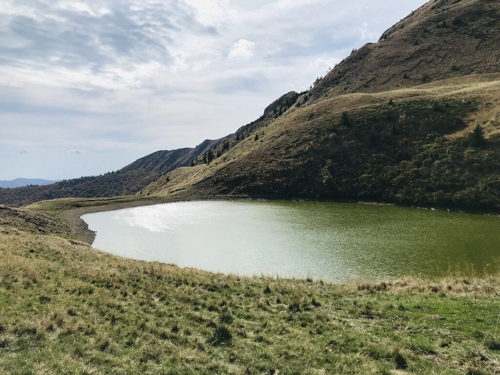 Lacul Vulturilor, Muntii Siriu, obiective turistice Buzau, drumetie, circuit