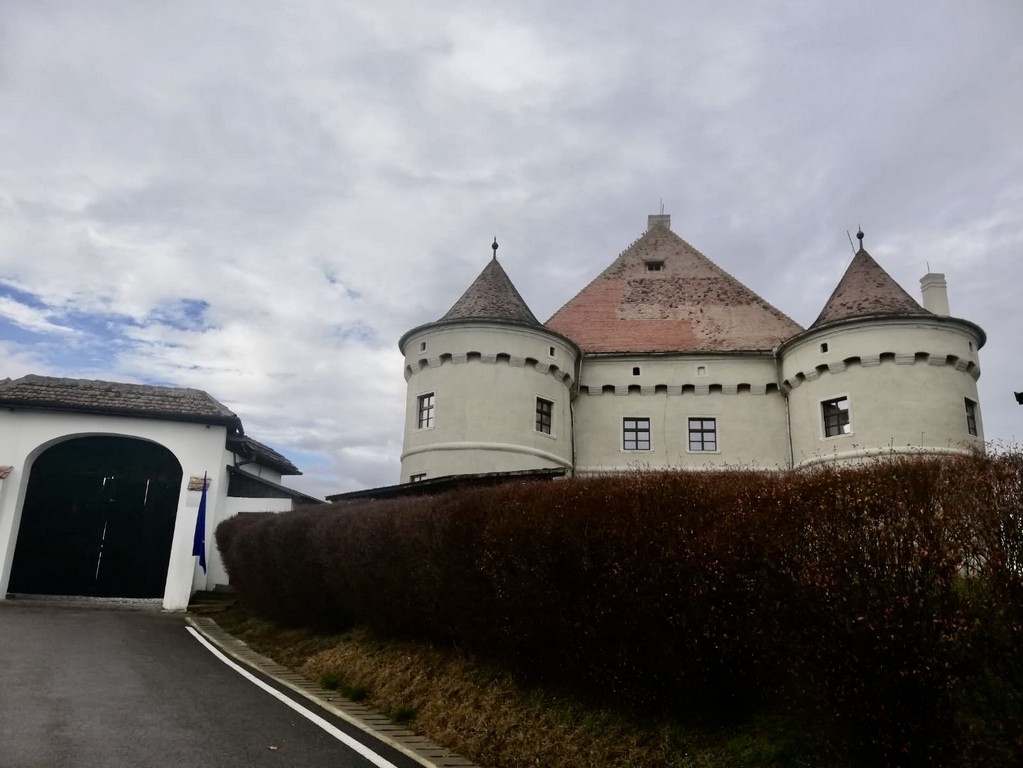 Castelul Bethlen Haller, Jidvei, Cetatea de Balta, degustare vin, turism oenologic, boutique hotel, team building, evenimente, nunti, obiective turistice alba