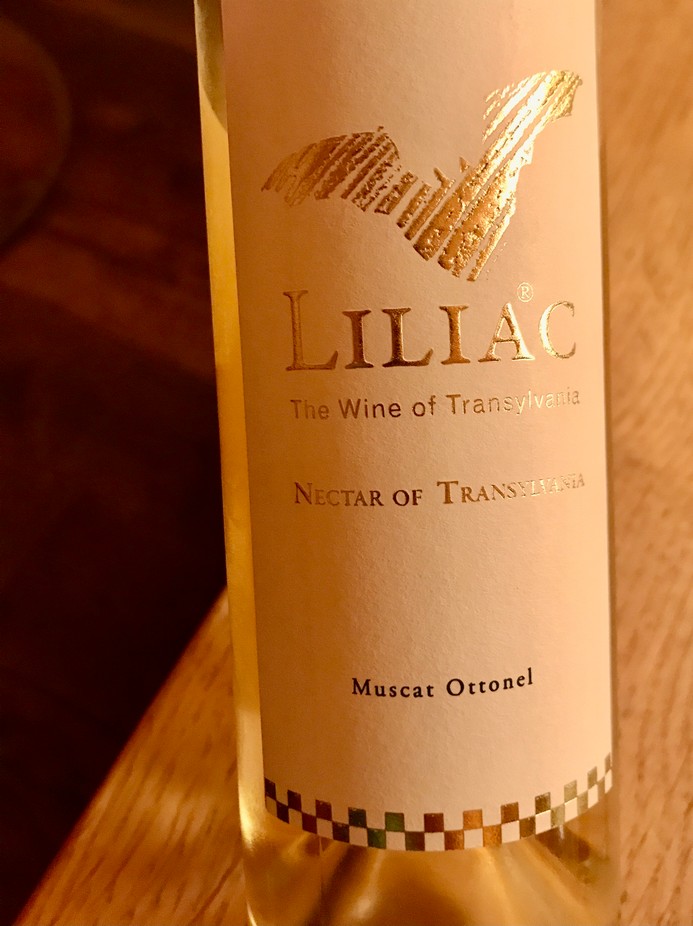 Crama-Liliac-Batos-Mures-Podgoria-Lechinta-Degustare-vinuri-cazare-in-vie-turism-viticol-oenologic-Liliac-Lodge-Cabana-Liliac