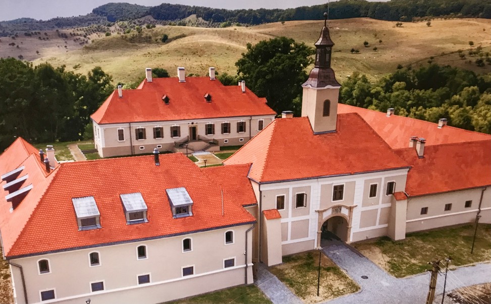 Castelul-Teleki-din-Posmus-obiective-turistice-Romania
