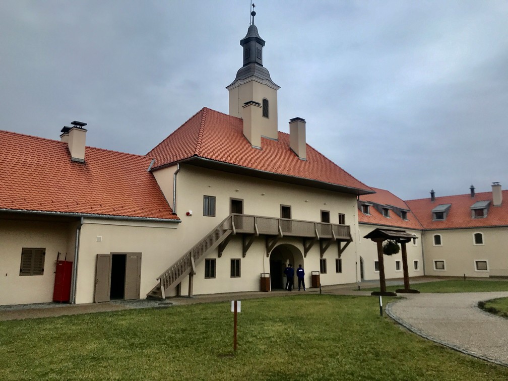 Castelul-Teleki-din-Posmus-obiective-turistice-Romania